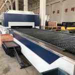 Wycinarka laserowa z włóknem cnc o mocy 2 kW, maszyna do cięcia i grawerowania laserowego ze stołem wymiany
